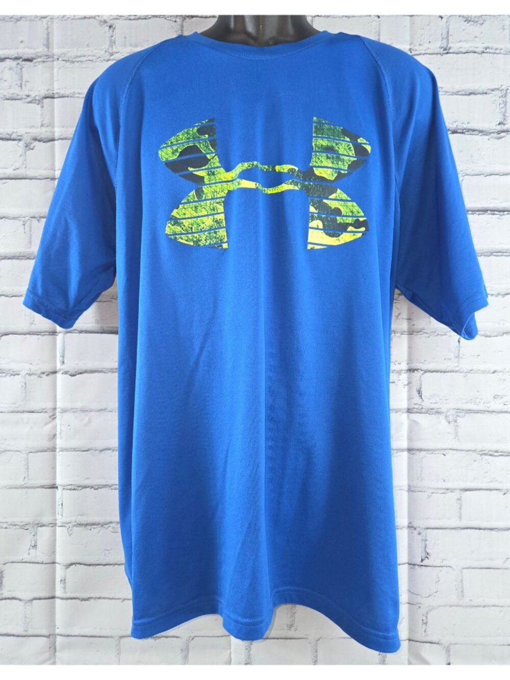 Under Armour Mens XL Blue HeatGear Loose Fit T-Shirt With Camo Logo Graphic